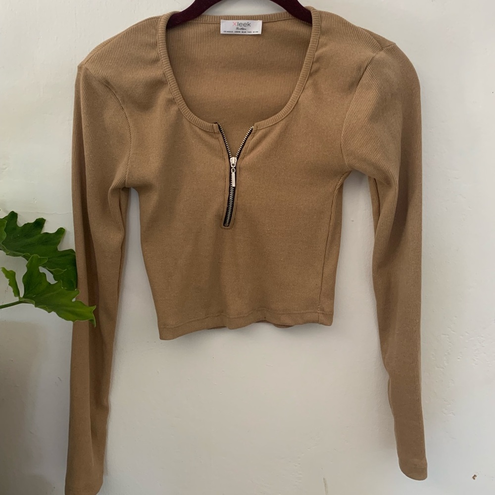 Fitted Long Sleeve Crop Top